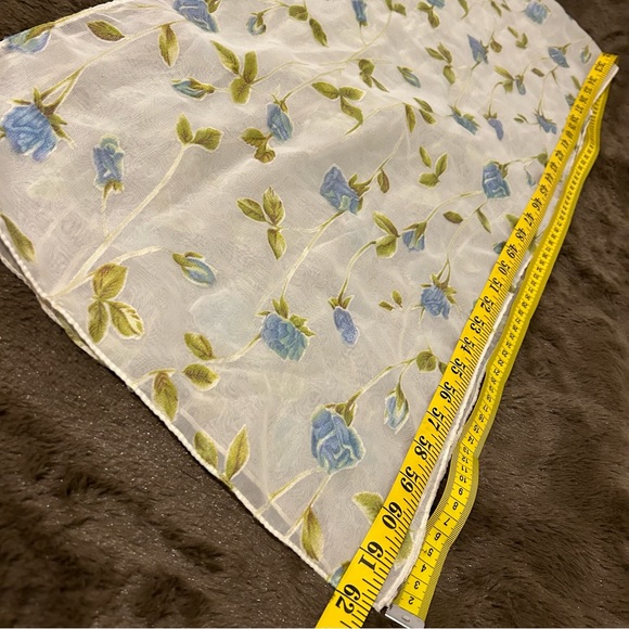 Blue Rose Scarf - Picture 7 of 8